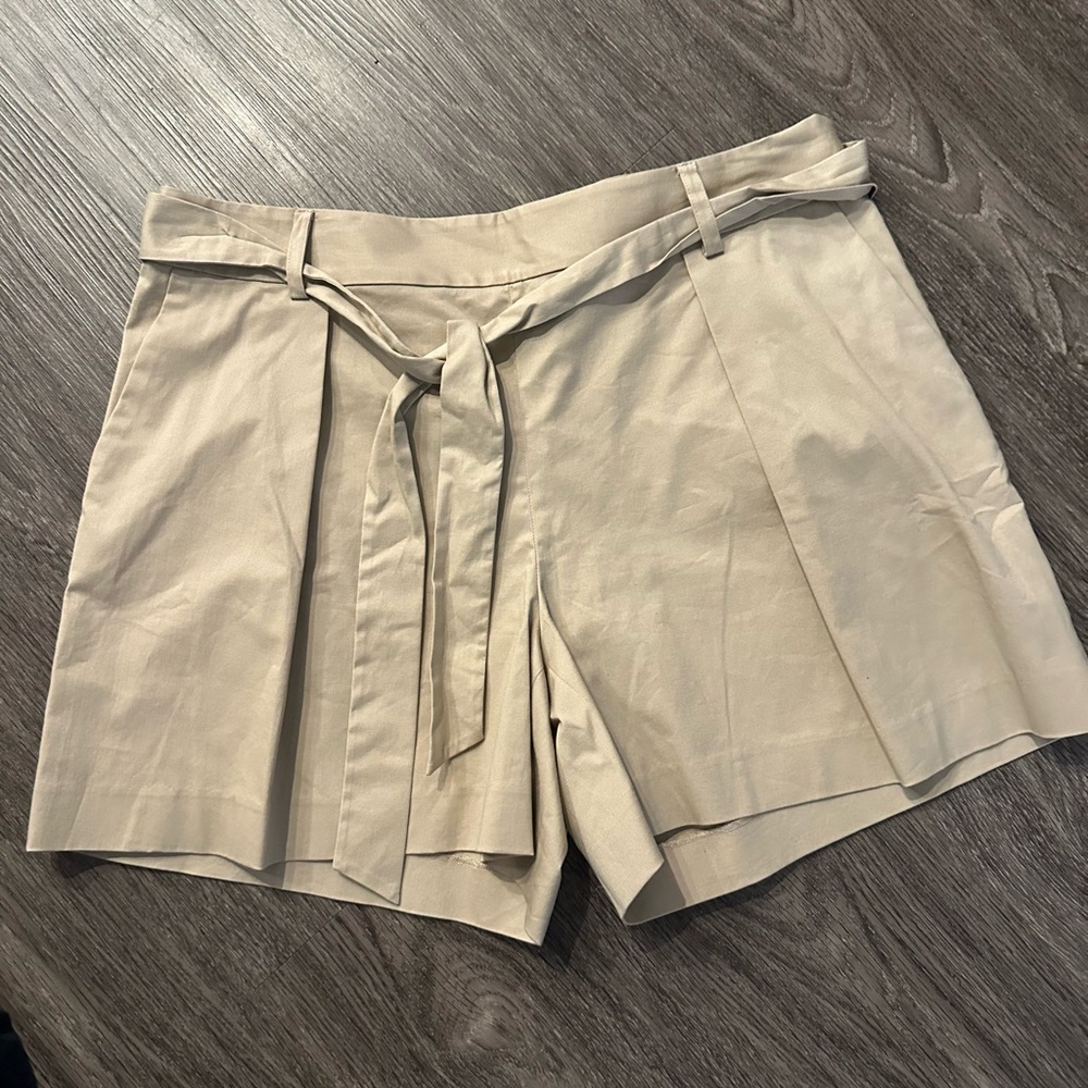 1901 Women's Tan Shorts size 10